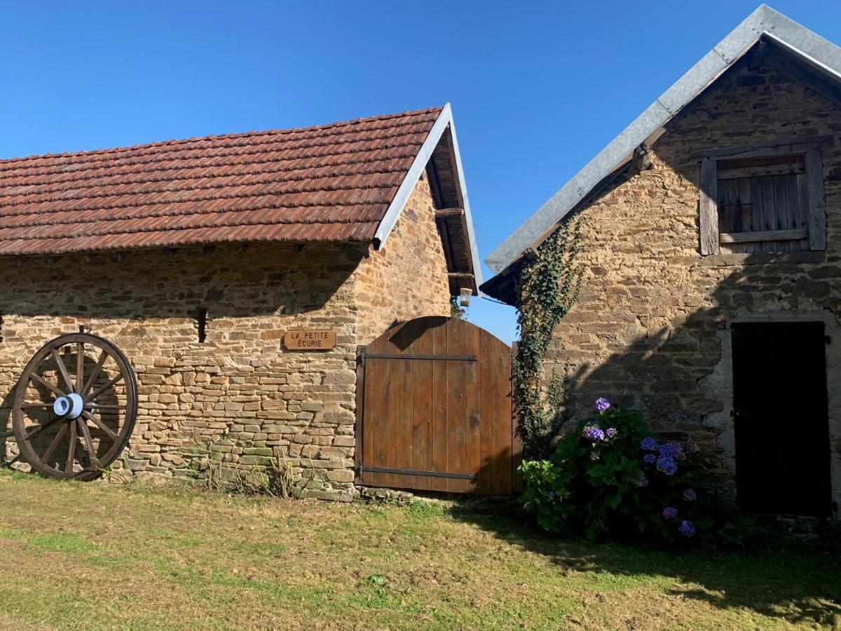 La Petite Ecurie Vila Saint-Yrieix-la-Perche Exterior foto