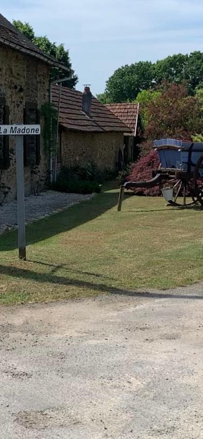 La Petite Ecurie Vila Saint-Yrieix-la-Perche Exterior foto